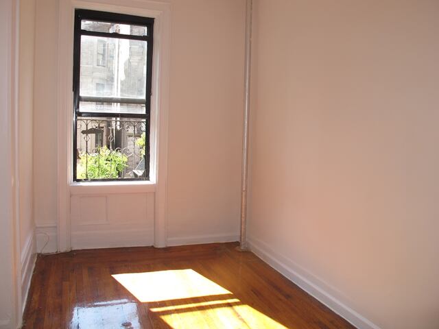 2-Bedroom at 3139 Broadway