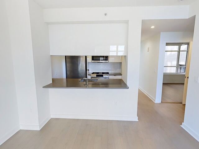 2-Bedroom at Hoyt and Horn
