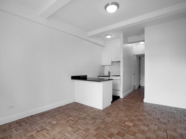 Studio at South Pierre (aka 160 West 71st)