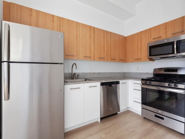 Studio at 800 Sixth Avenue