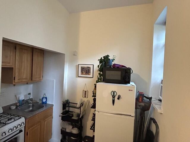Studio at 2020 Broadway