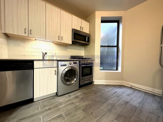 2-Bedroom at 386 Manhattan Avenue