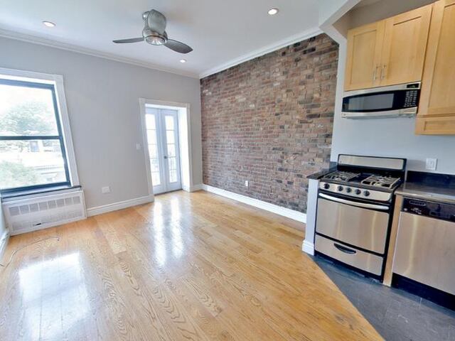 2-Bedroom at 424 East 9th Street