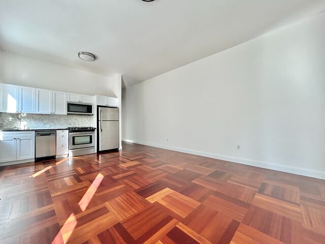 3-Bedroom at The Westbourne : 605 West 137th