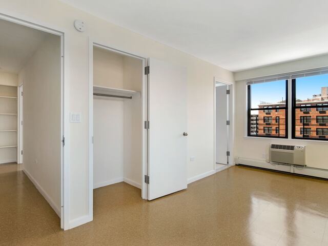 3-Bedroom at LeFrak City: Melbourne