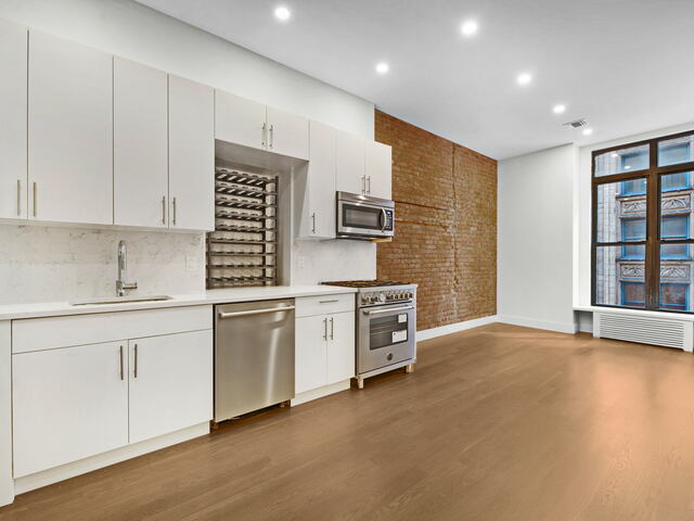 2-Bedroom at 121 Madison Avenue