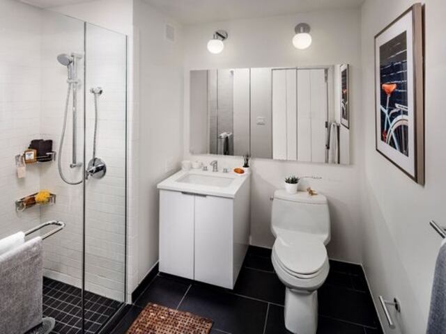2-Bedroom at Hoyt and Horn