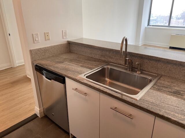 1-Bedroom at 800 Sixth Avenue