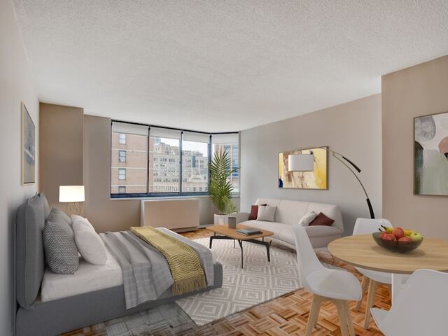 Studio at Normandie Court: 225 East 95th