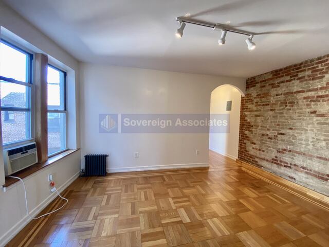 1-Bedroom at 175 Pinehurst Avenue