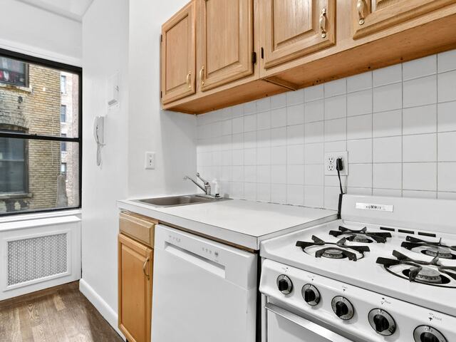 1-Bedroom at 19 West 69th Street