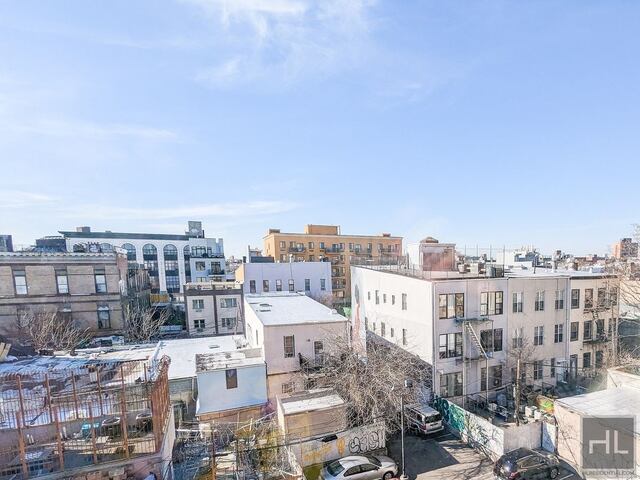 Studio at 1143 Dekalb Avenue