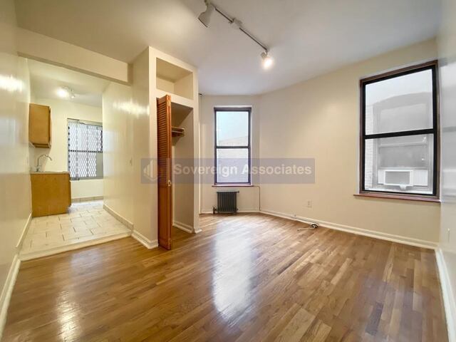 1-Bedroom at 3133 Broadway