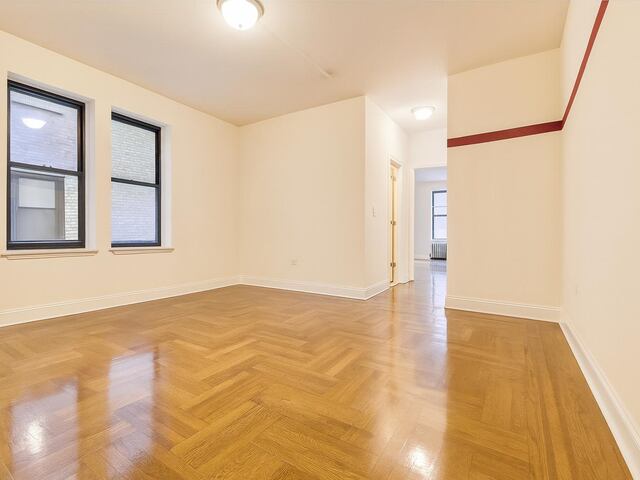 1-Bedroom at 105 Pinehurst Avenue