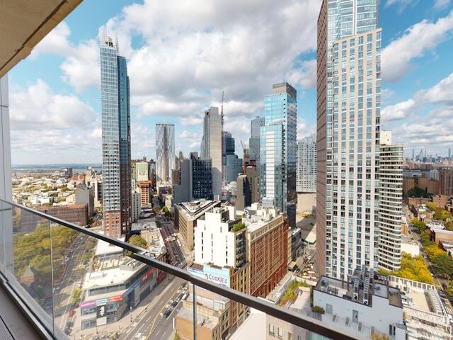 2-Bedroom at 300 Ashland Place