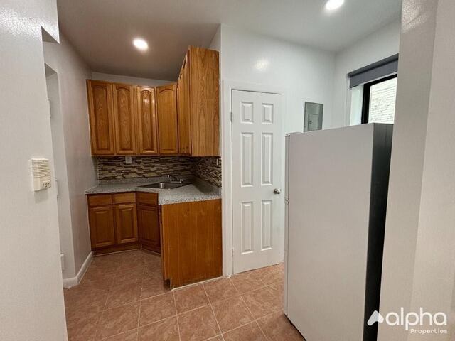 1-Bedroom at 171 East 101th Street