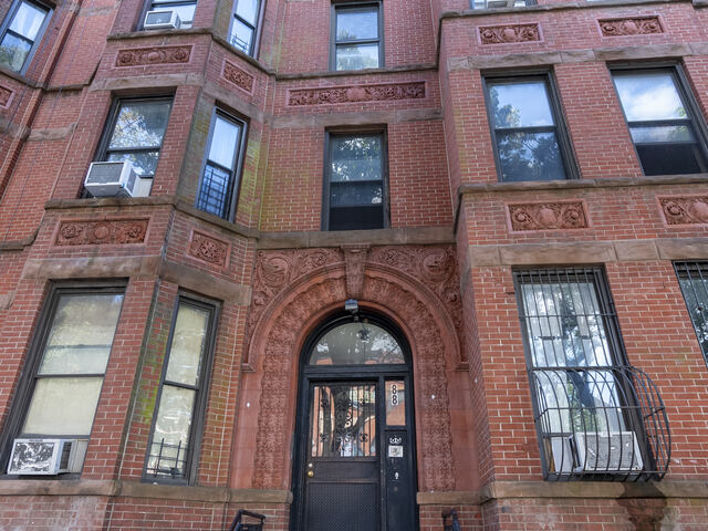 4-Bedroom at 88 Clinton Avenue