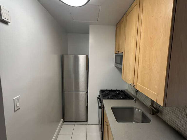 Studio at Manhattan East: 209 East 66th