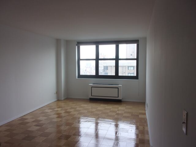 1-Bedroom at Wellesley