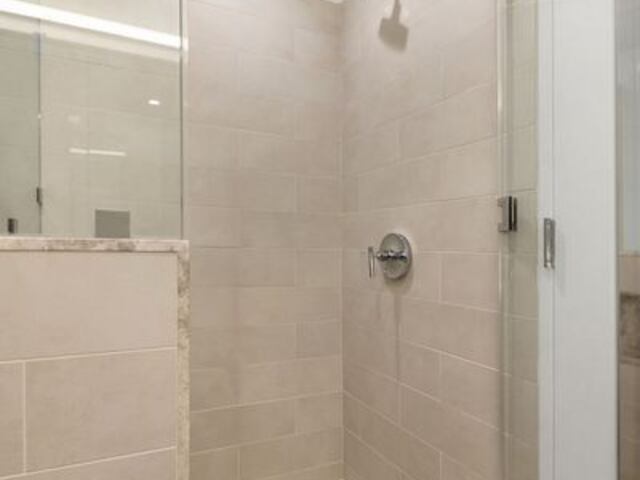 7W21 photo