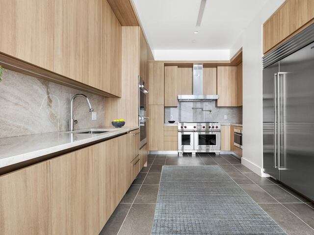 4-Bedroom at New York by Gehry