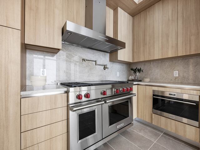 4-Bedroom at New York by Gehry