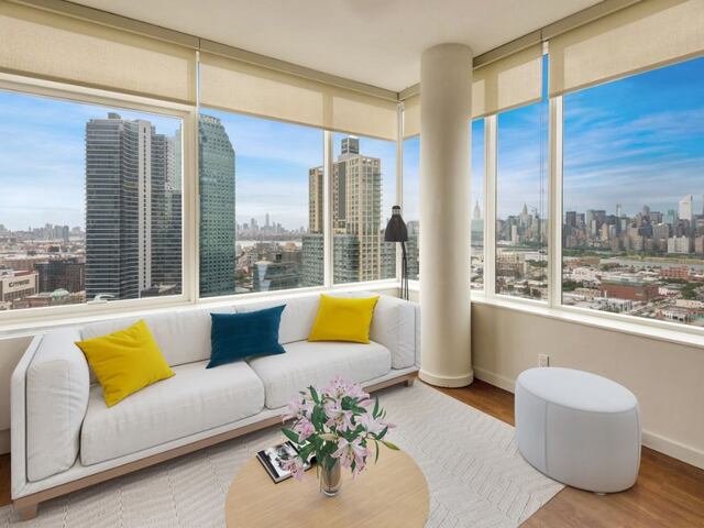 2-Bedroom at 27 on 27
