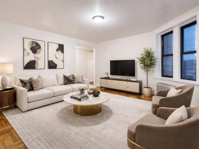 2-Bedroom at 400 Fort Washington Avenue