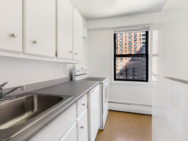2-Bedroom at LeFrak City: Mexico
