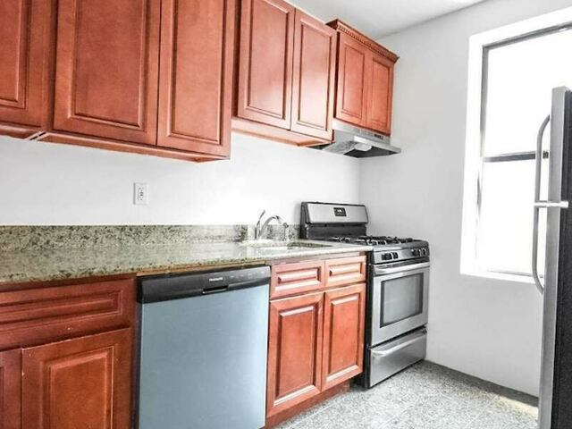4-Bedroom at 3620 Broadway