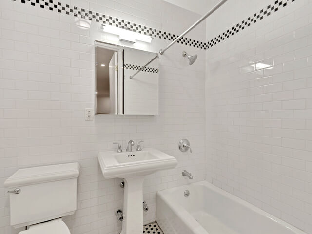 2-Bedroom at 121 Madison Avenue