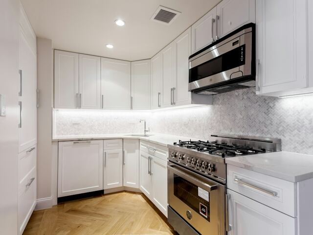 2-Bedroom at Lexington Towers