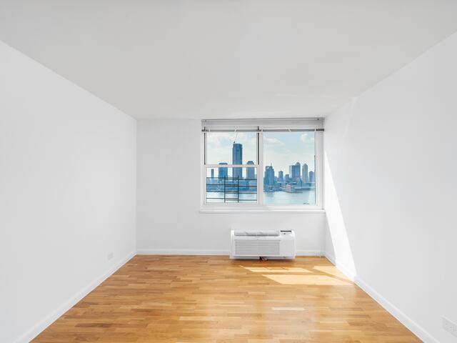 3-Bedroom at Gateway: 375 South End