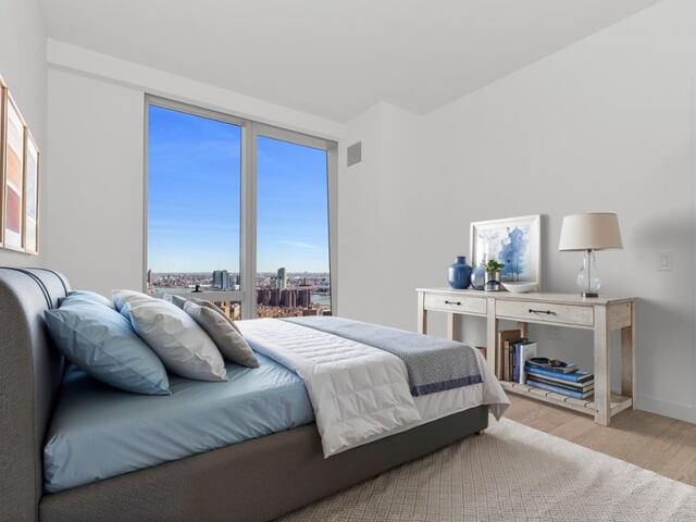 1-Bedroom at One Manhattan Square