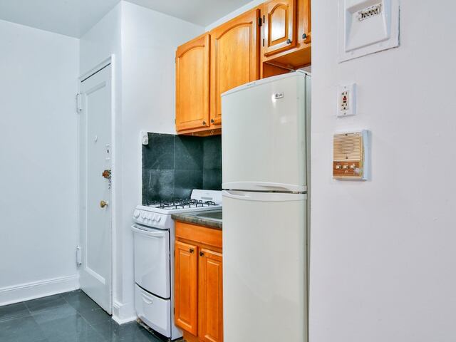 1-Bedroom at 156 East 85th Street