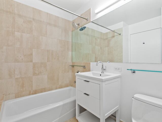 1-Bedroom at 800 Sixth Avenue