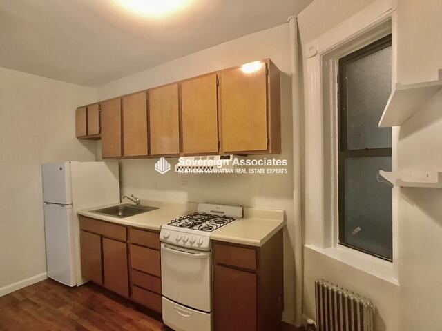2-Bedroom at 405 West 49th Street