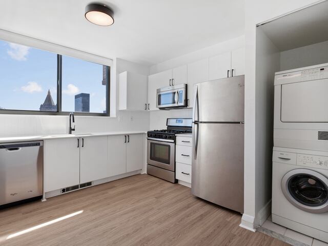 2-Bedroom at 800 Sixth Avenue