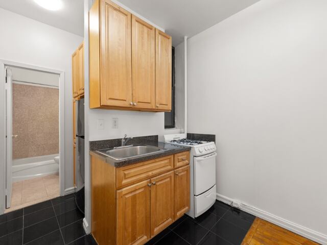 Studio at 323 East 90th Street