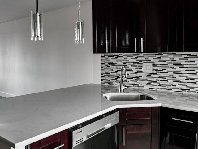 Studio at Parker Towers: 104-60 Queens Blvd