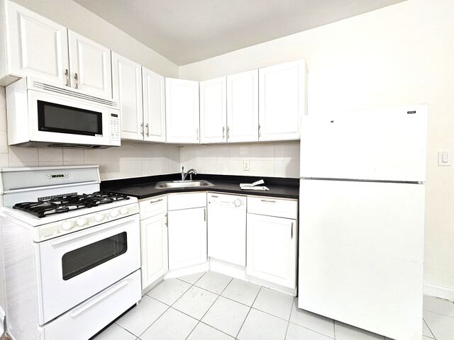 1-Bedroom at 106 Fort Washington Avenue