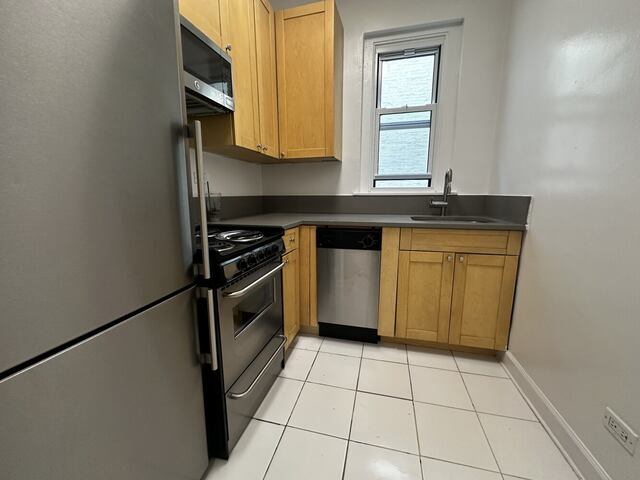 1-Bedroom at Manhattan East: 217 East 66th