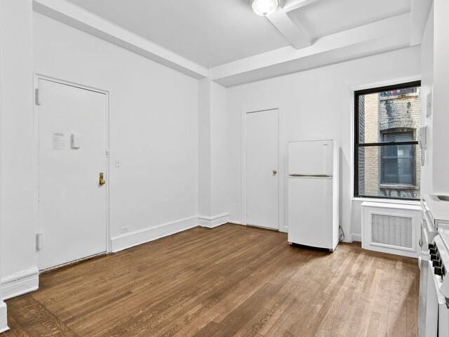 1-Bedroom at 19 West 69th Street