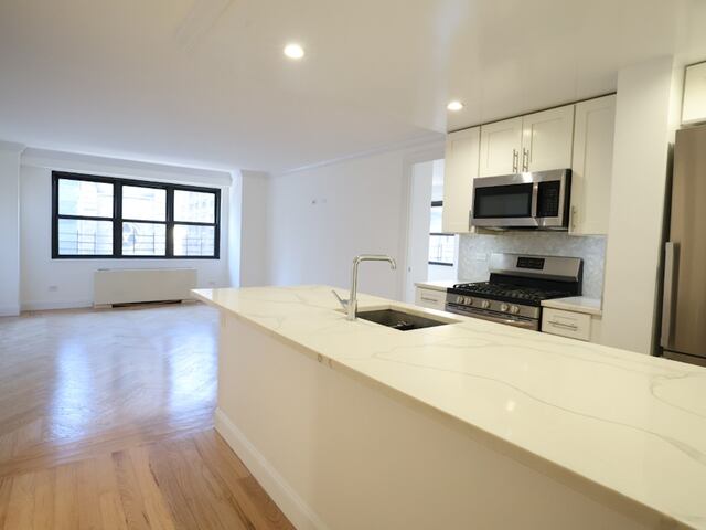 2-Bedroom at Lexington Towers