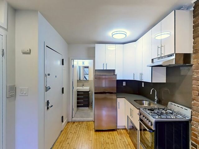 Studio at 203 Chrystie Street