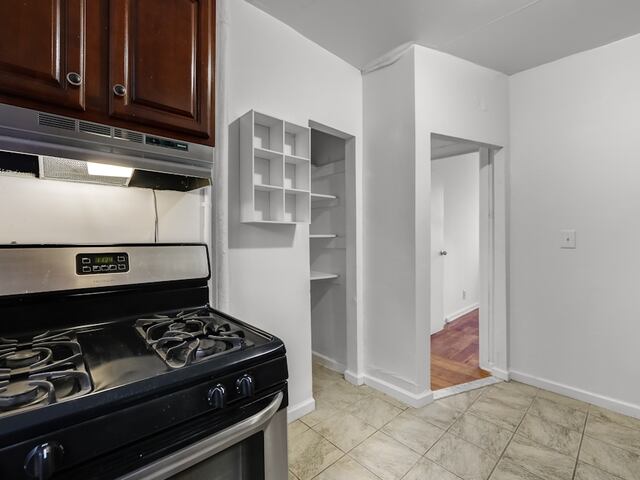 4-Bedroom at 3620 Broadway