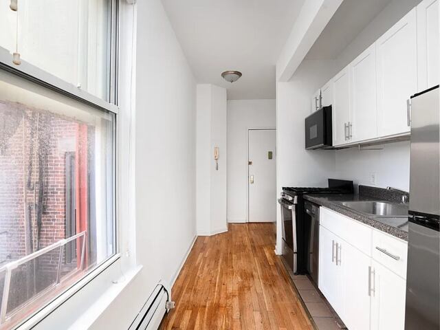 Studio at 100 West 86th Street
