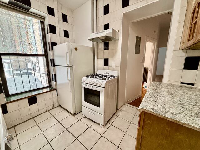 2-Bedroom at 182 Claremont Avenue