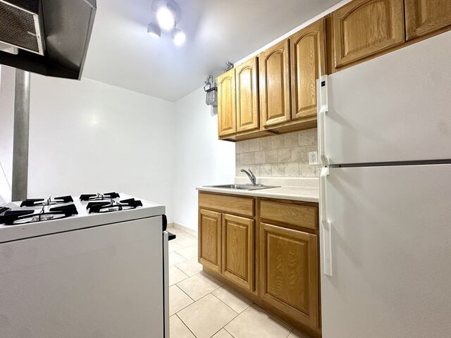 1-Bedroom at 10 Adrian Avenue