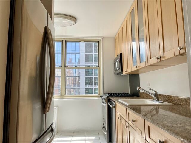 2-Bedroom at Murray Hill Manor